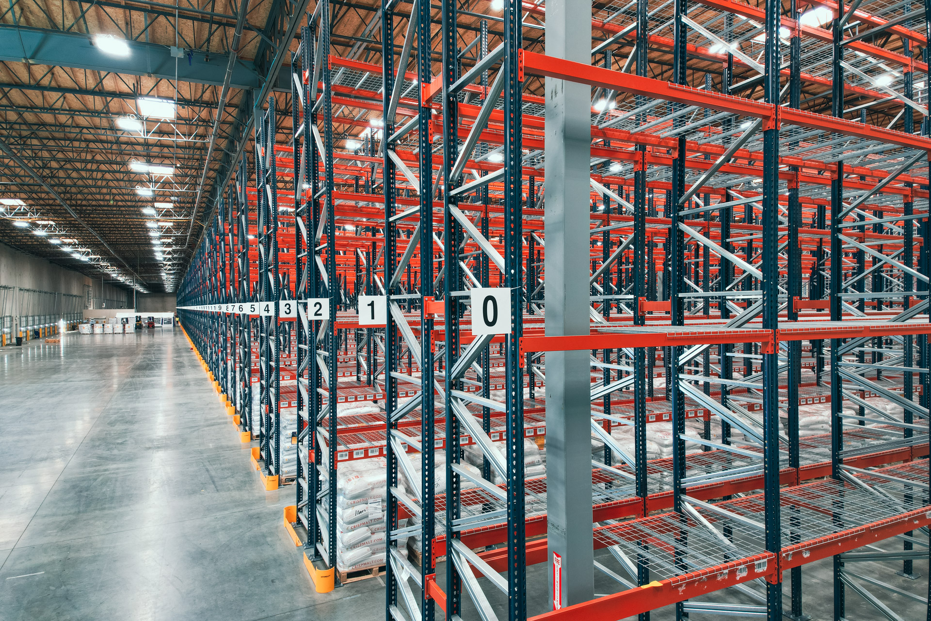 Industrial pallet racking warehouse in Poway, California